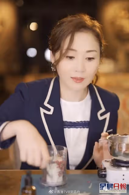 萬綺雯為內地網紅帶貨任嘉賓！被批甘心做陪襯自貶身價