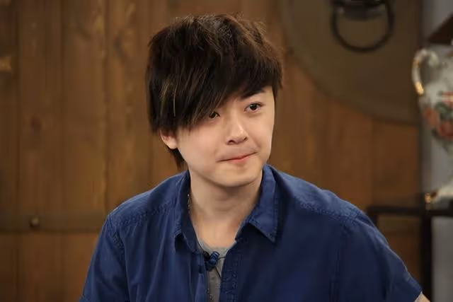 好甜!港圈新晉小花與男友情侶檔拍廣告,曝對方介意自己著裝性感