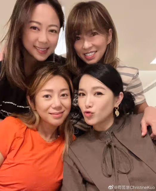 TVB前女星近況曝光！曬與友人聚會賣萌美照，湯鎮業前妻驚喜現身