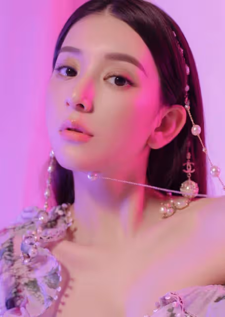 陳赫老婆張子萱近照大變樣,嘴唇鼻子怪異被疑整容,撞臉baby方媛