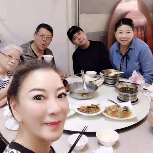 楊繡惠「與爸媽同住40年」只為親自照料兩老生活 成名後「謹記父親叮嚀」演藝圈做人不忘本