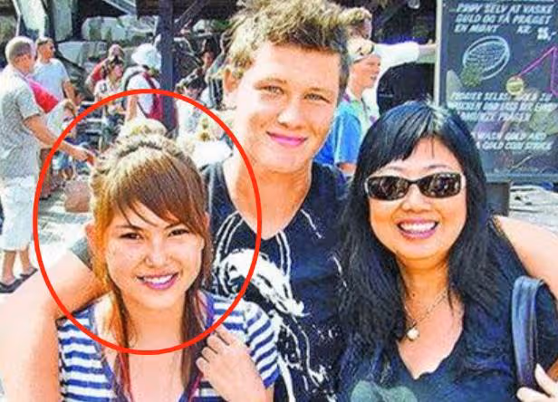 周杰倫女兒正臉罕見曝光 ，一頭棕色長髮超濃密，鼻子立體像外國人，網友：嘴巴超像爸爸