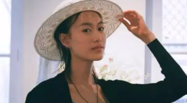 一婚嫁華誼老總,二婚嫁陳冠希未婚生女,今女兒2歲仍沒等來婚禮