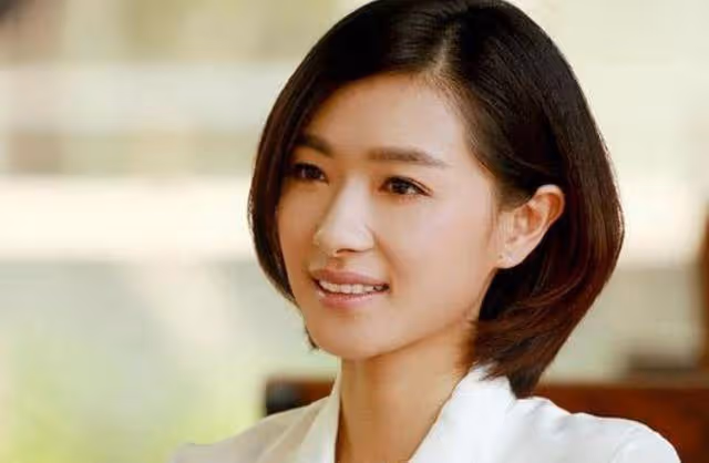 女兒都兩歲了，老公遲遲不露面？其實萬茜早就開始曬老公了