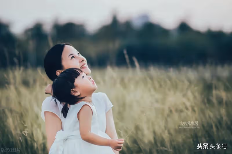 公婆到親家指責人家女兒！兒子看破爸媽荒唐行為，帶著妻小搬走不再回家！