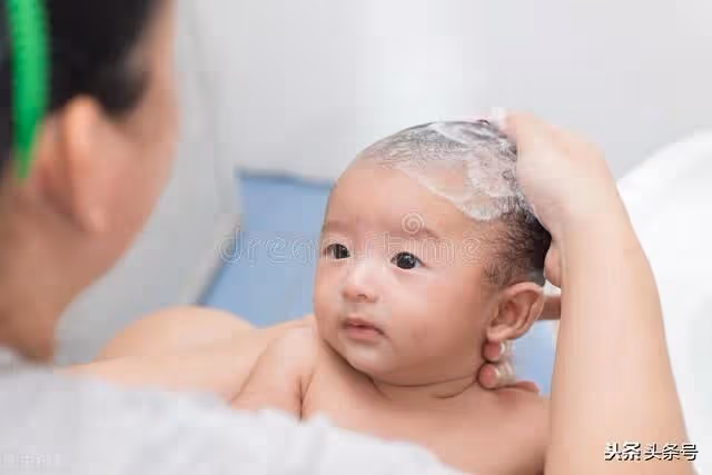 公婆到親家指責人家女兒！兒子看破爸媽荒唐行為，帶著妻小搬走不再回家！