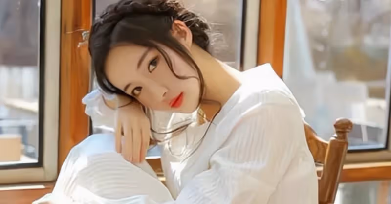丈夫出軌妻子閨蜜，妻子主動凈身出戶，半年後丈夫哭訴：前妻真狠