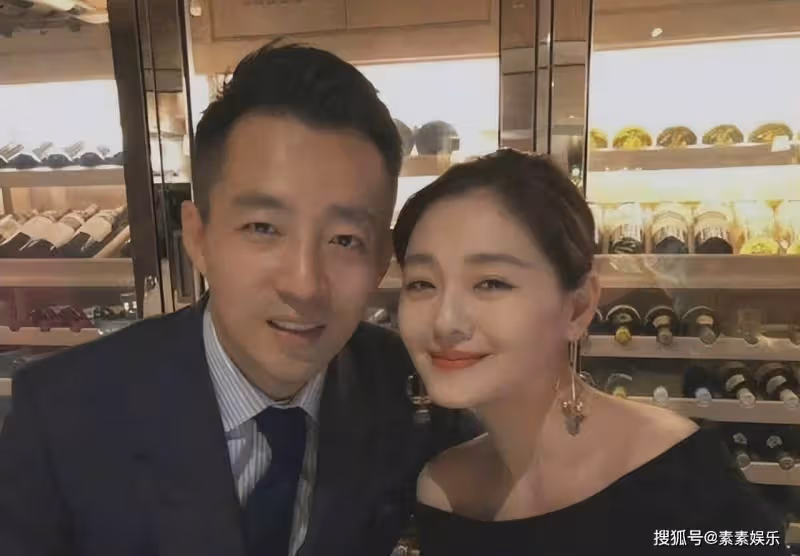 汪小菲對大S舊情難忘?房內仍舊擺放婚紗照,是不捨得扔掉嗎?