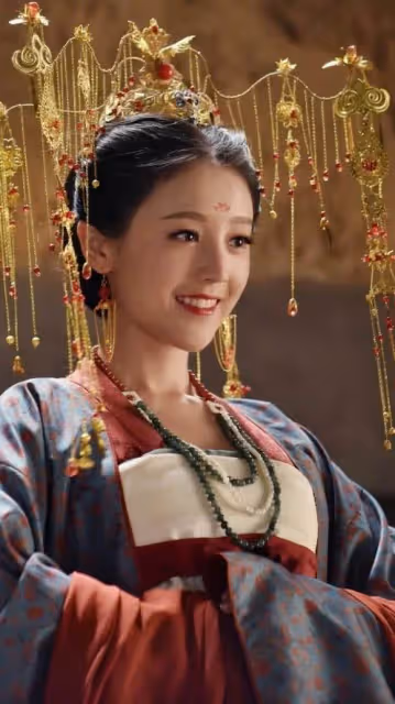 楊蓉：我的孟婆妝美，李沁：我的孟婆裝也美，看到趙麗穎：比原版孟婆還要美