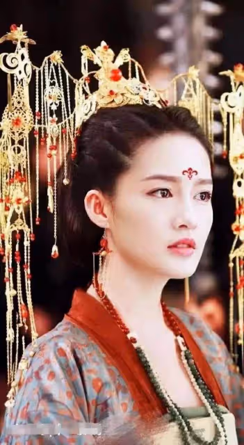 楊蓉：我的孟婆妝美，李沁：我的孟婆裝也美，看到趙麗穎：比原版孟婆還要美