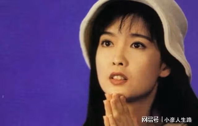 55歲周慧敏：為保持童顏不曬太陽，看起來如同18歲少女一般