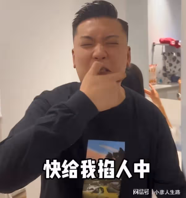 李勒優剛發工資就見底，崔晉氣的掐人中，考上大連學校被疑走後門
