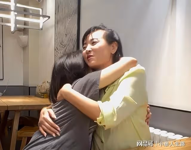 李勒優剛發工資就見底，崔晉氣的掐人中，考上大連學校被疑走後門