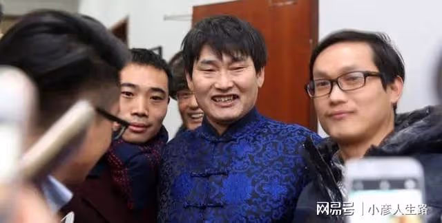 大衣哥再述成名後困擾:親戚登門借錢至今不還