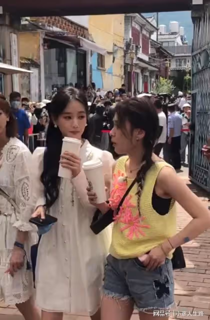 阿嬌上半身減肥成功青筋暴起,黑眼圈重顯病態,大腿比別人粗一圈