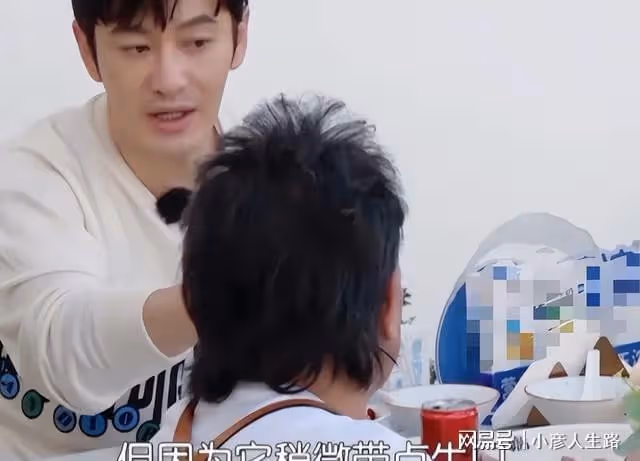 送走林述巍,迎來詹大廚,黃曉明再引爭議,為何總跟素人過不去?