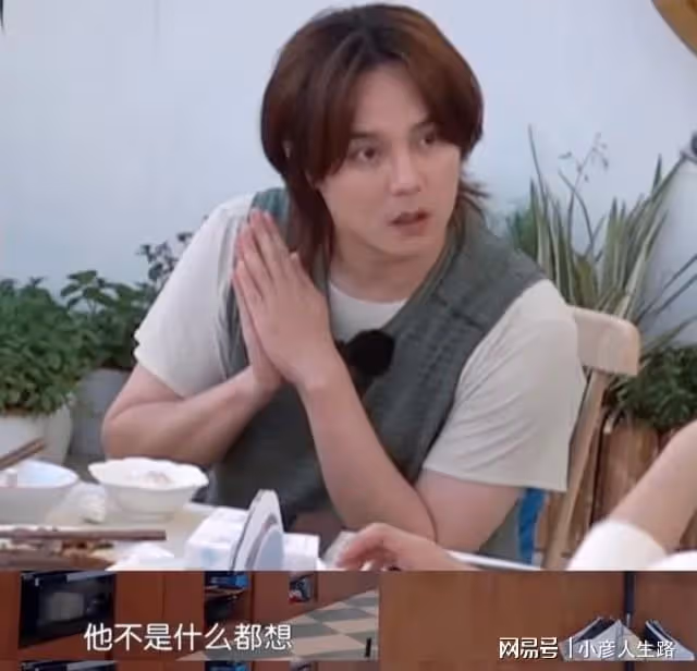 送走林述巍,迎來詹大廚,黃曉明再引爭議,為何總跟素人過不去?