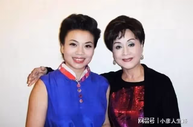五十四歲的張也,仍過著單身生活,卻與「男閨蜜」呂繼宏感情久遠
