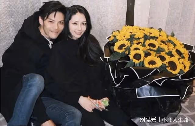 郭碧婷向佐疑似婚變,郭爸爸清空動態退網,網友提向太卻被罵噁心
