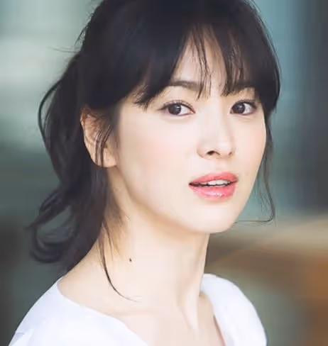 金素妍:18歲美過宋慧喬,靠《頂樓》再度爆紅,贍養已故好友母親15年