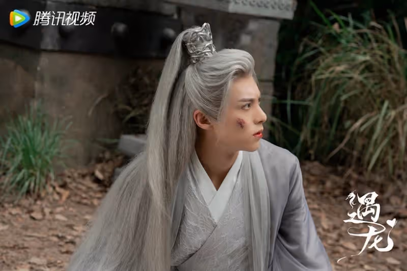 同樣是白髮美男,把王鶴棣成毅任嘉倫楊洋放一起,個個一眼萬年