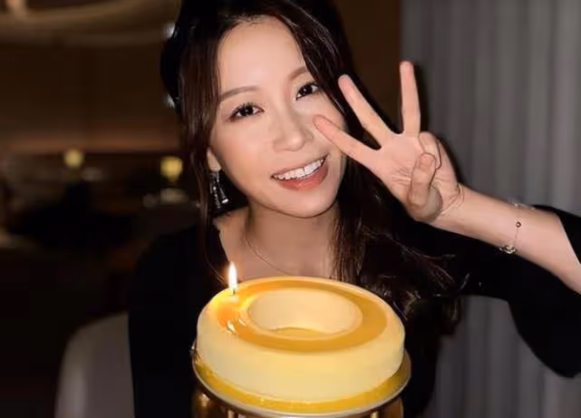 郭嘉文為閨蜜慶生！和林凱恩合影顯氣質，與李澤楷曾暗秀恩愛