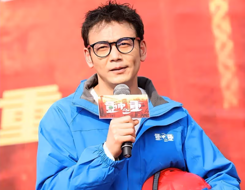 擠眉弄眼，表情欠揍？去油成功後，楊爍把「憨」整出新花樣