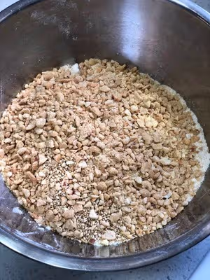 椒鹽花生酥皮月餅