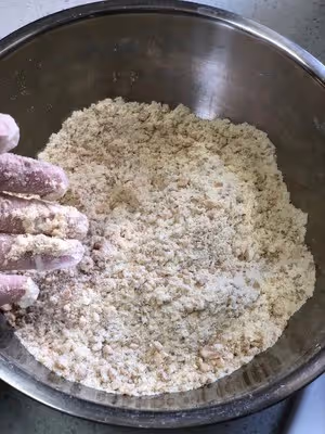 椒鹽花生酥皮月餅