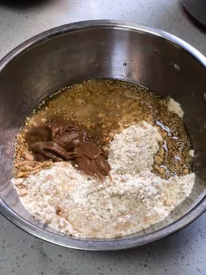 椒鹽花生酥皮月餅