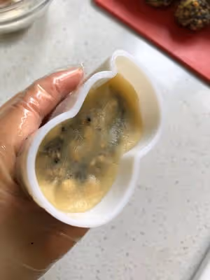 椒鹽花生酥皮月餅