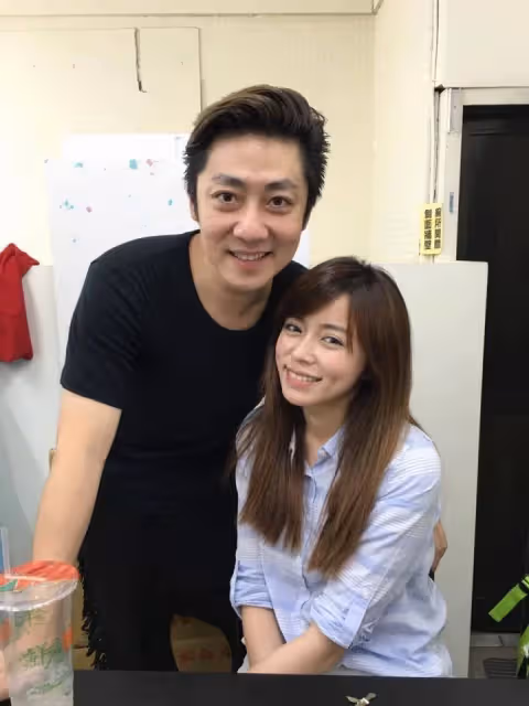 艾成將舉辦追思會！主照一身白西裝「藏滿王瞳愛夫情意」 　好友淚曝「延續未完的婚禮」細節全曝光