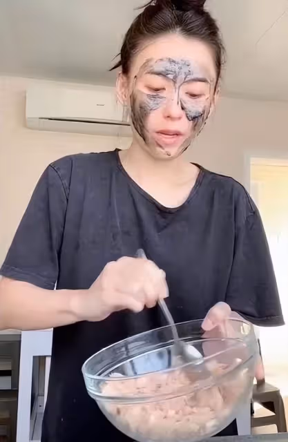 張柏芝開豪車送兒子上學!母子倆互動顯溫馨,12歲小Q難掩帥氣,越長越像謝霆鋒