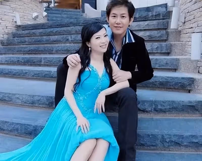 與齊秦比肩的情歌天王，被干媽騙光財產，卻遇上另一個女人逆風翻盤
