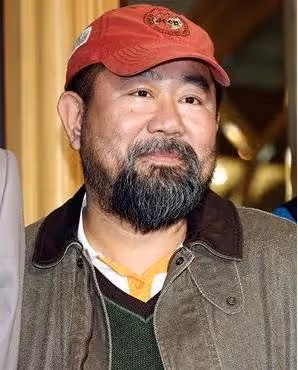 留下3000多萬債務!趙舜當年驟逝後,遺孀「獨自扶養聽障女兒」邊還債,現在的生活卻是...