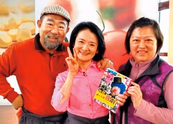 留下3000多萬債務!趙舜當年驟逝後,遺孀「獨自扶養聽障女兒」邊還債,現在的生活卻是...