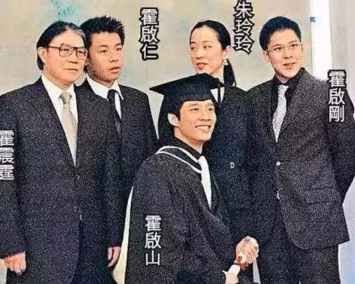 最美港姐朱玲玲:與霍震霆相伴27年生3子後凈身出戶,50歲再嫁豪門被寵上天!活得勇敢又灑脫