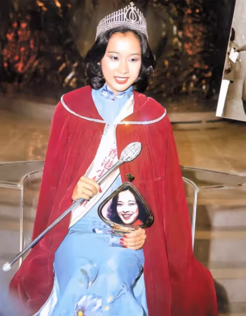 最美港姐朱玲玲:與霍震霆相伴27年生3子後凈身出戶,50歲再嫁豪門被寵上天!活得勇敢又灑脫