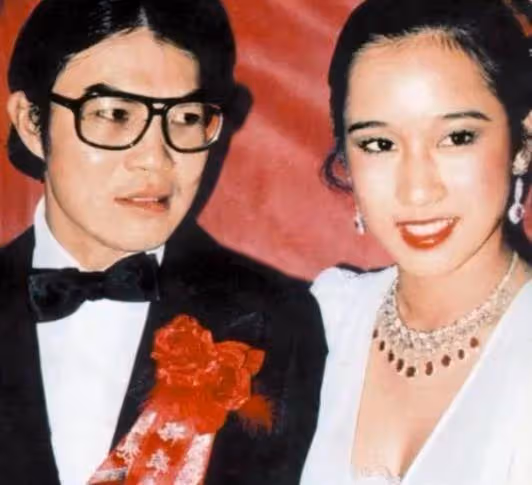 最美港姐朱玲玲:與霍震霆相伴27年生3子後凈身出戶,50歲再嫁豪門被寵上天！活得勇敢又灑脫