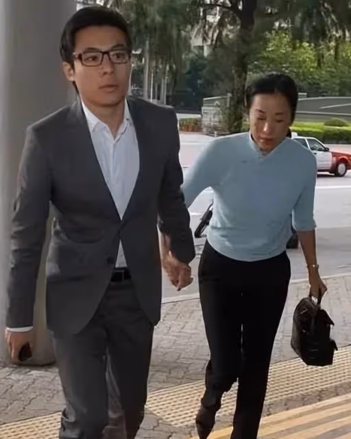 最美港姐朱玲玲:與霍震霆相伴27年生3子後凈身出戶,50歲再嫁豪門被寵上天！活得勇敢又灑脫