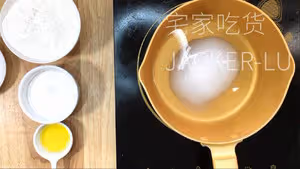 空心豆沙麻團，超簡單一次成功，香甜酥脆，好吃  到停不下來。