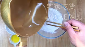 空心豆沙麻團，超簡單一次成功，香甜酥脆，好吃  到停不下來。