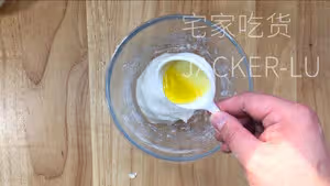 空心豆沙麻團，超簡單一次成功，香甜酥脆，好吃  到停不下來。