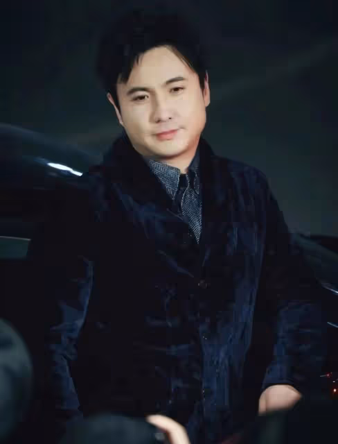知名娛記曝中年男星酒後開車，曬海報圖暗示身份，沈騰田雨慘躺槍