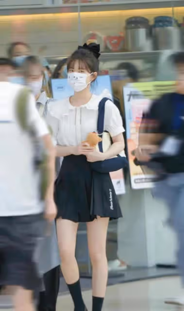新劇!趙露思主演《偷偷藏不住》開機
