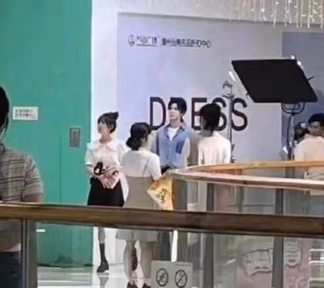 新劇!趙露思主演《偷偷藏不住》開機