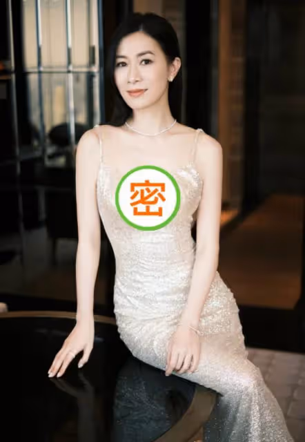 47歲佘詩曼近況曝光!一襲優雅連衣裙大曬白滑香肩,火辣身材一覽無遺,手持4處房產成富婆:是真正的人生贏家
