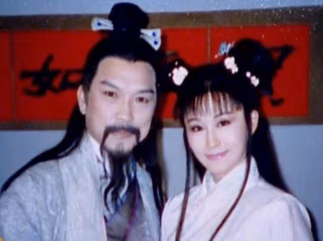 高學歷出道資深男星,演活包青天師爺醉心演戲不在乎錢,75歲未婚獨居氣質依舊文質彬彬