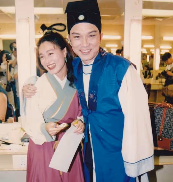 高學歷出道資深男星,演活包青天師爺醉心演戲不在乎錢,75歲未婚獨居氣質依舊文質彬彬