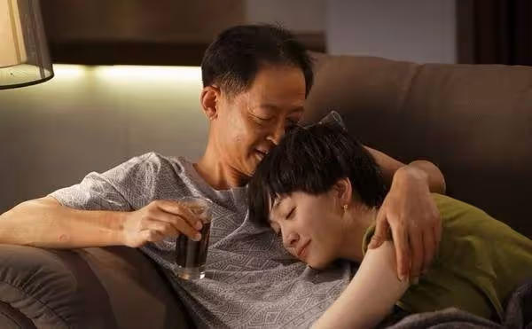 娶小20歲老婆,每次同房後她都要去廁所,那天發現的一幕,讓我憤然離婚:寧願孤獨終老